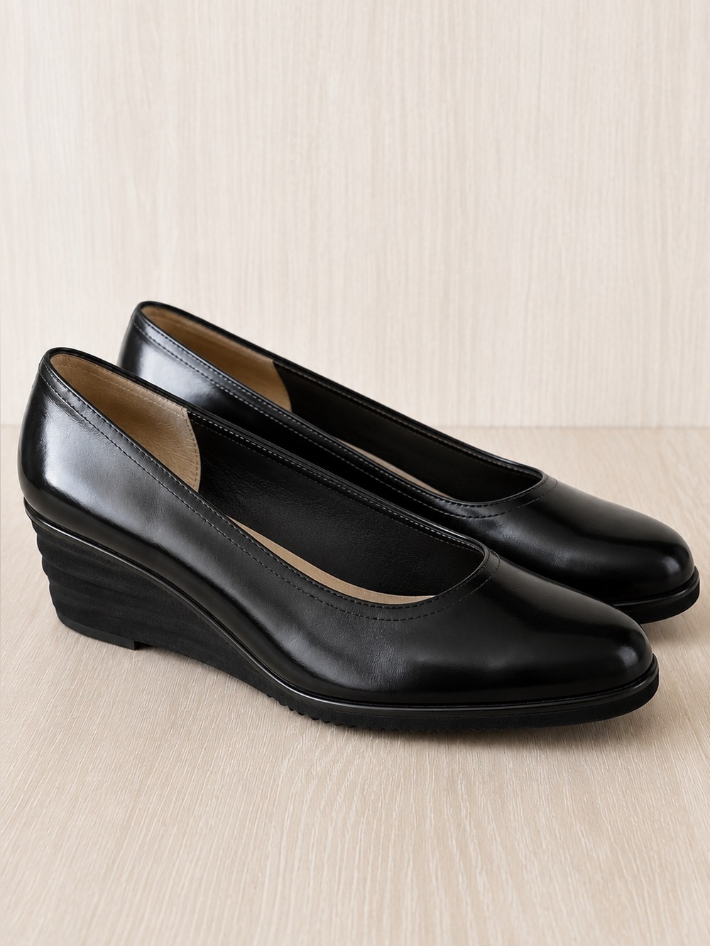 Salvatore Ferragamo Boutique Black Leather Wedge Pumps Women’s 8.5 Made Italy